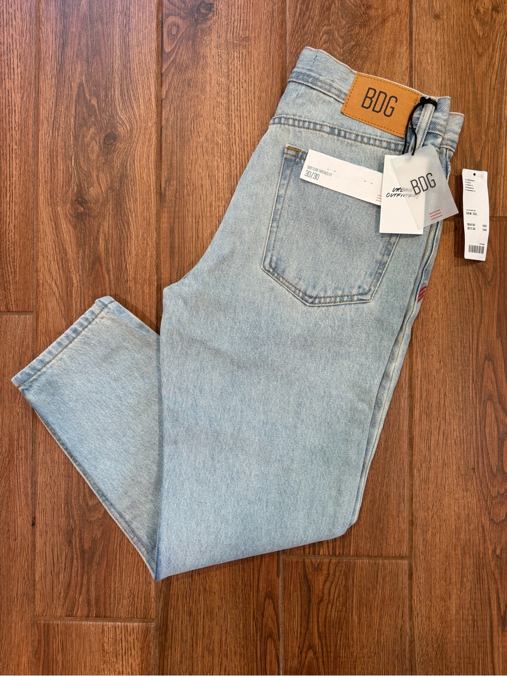 BDG Light Wash slim tapered Jeans / women’s 30x30